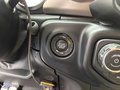 Used 2020 Jeep Gladiator Sport w/ Quick Order Package 24S AWD/4WD image 29