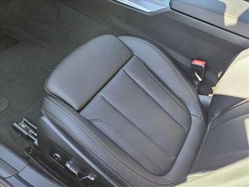 Used 2026 BMW 330i Sedan w/ M Sport Package image 4