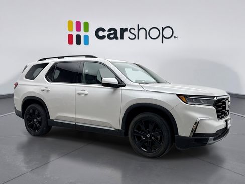 Used 2023 Honda Pilot Touring image 7