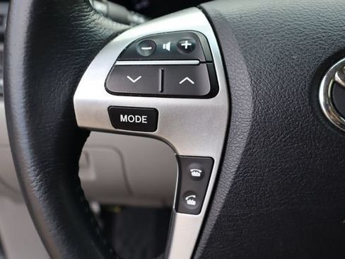 Used 2013 Toyota Highlander SE AWD/4WD image 13