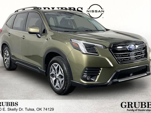 Used 2024 Subaru Forester Premium AWD/4WD image 1