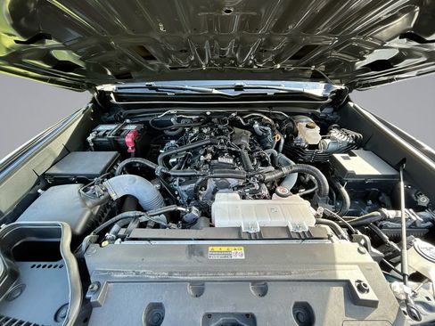 Certified 2024 Toyota Tacoma TRD Sport AWD/4WD image 32