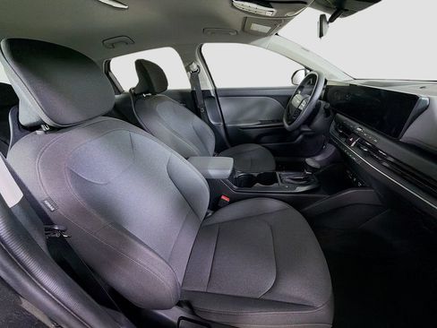Used 2025 Kia K4 FWD image 28