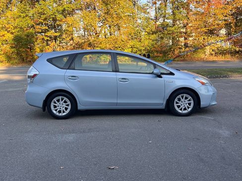 Used 2012 Toyota Prius V Three image 7