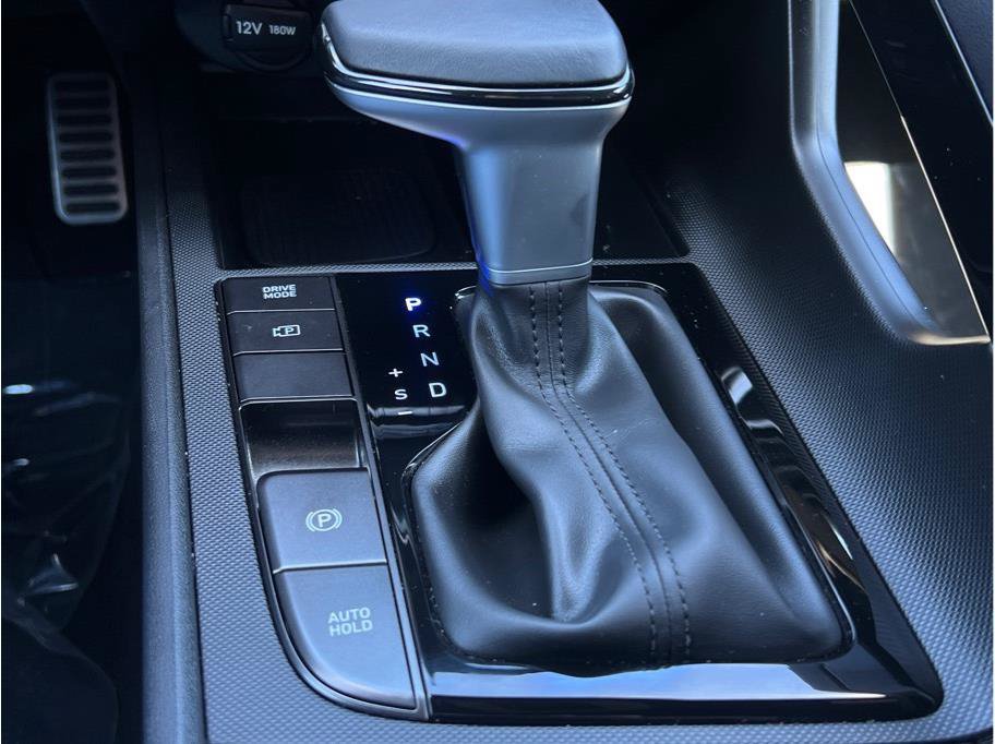 Used 2025 Hyundai Elantra SEL FWD image 16