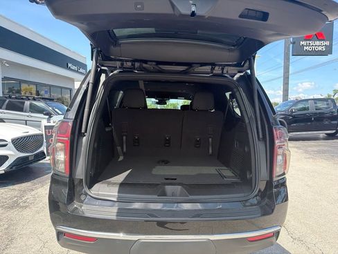 Used 2024 Chevrolet Suburban LT RWD image 9