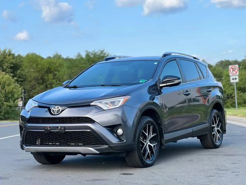 Used 2016 Toyota RAV4 SE AWD/4WD image 1