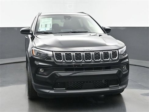 New 2025 Jeep Compass Latitude w/ Sun & Sound Group image 8