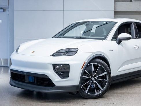 Certified 2025 Porsche Macan Electric image 21