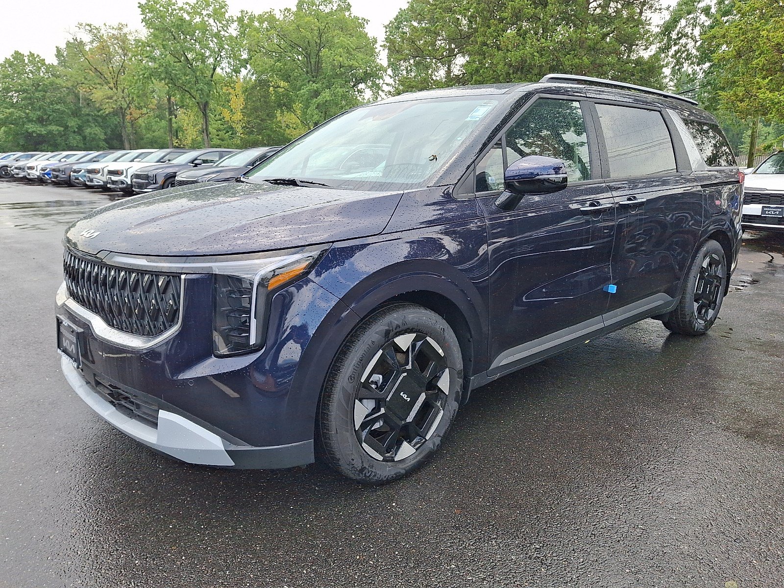 New 2026 Kia Carnival EX FWD image 3
