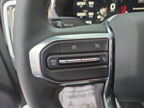 Used 2024 GMC Canyon Denali image 19