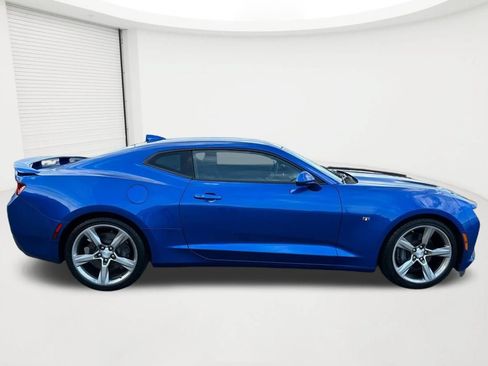 Used 2018 Chevrolet Camaro SS RWD image 4