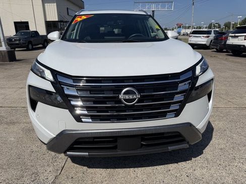 Used 2024 Nissan Rogue SL w/ SL Premium Package AWD/4WD image 2