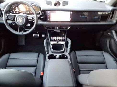 New 2026 Porsche Cayenne GTS image 22