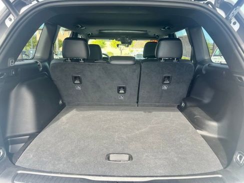 Used 2025 Jeep Grand Cherokee Altitude image 16