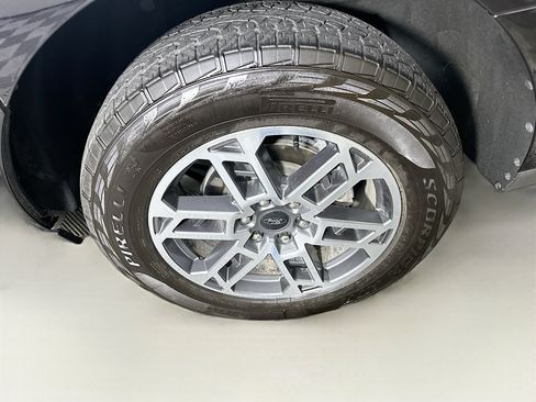 Used 2025 Ford Expedition Max Active AWD/4WD image 11