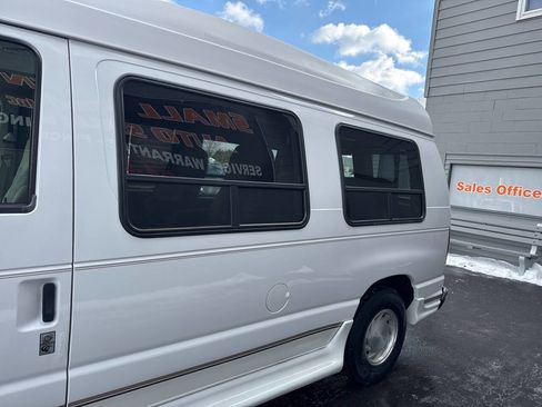 Used 2003 Ford E-150 and Econoline 150 image 5
