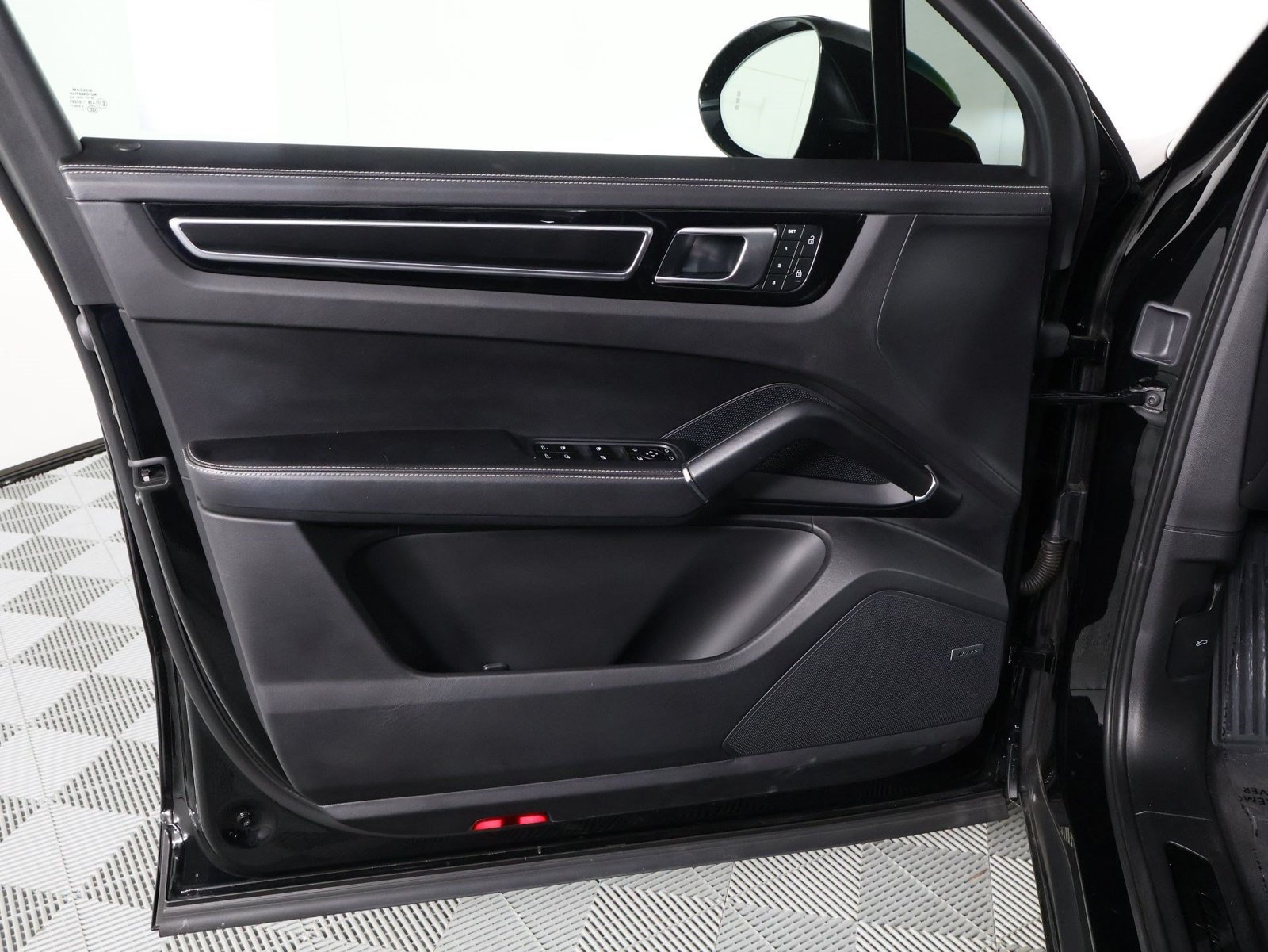 Certified 2023 Porsche Cayenne GTS AWD/4WD image 20