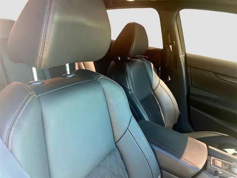 Used 2023 Nissan Maxima SR w/ Sport Mat Group image 30