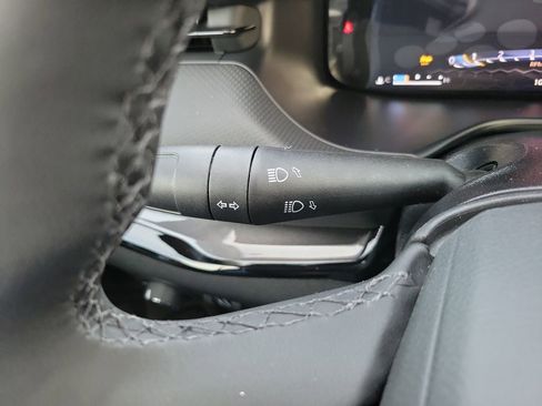 New 2026 Jeep Compass Limited w/ Sun, Sound & Navigation Group AWD/4WD image 15