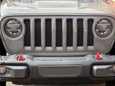 Used 2019 Jeep Wrangler Unlimited Rubicon AWD/4WD image 9