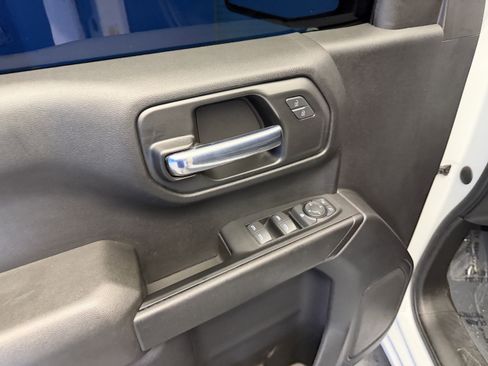Used 2022 Chevrolet Silverado 1500 Custom AWD/4WD image 10