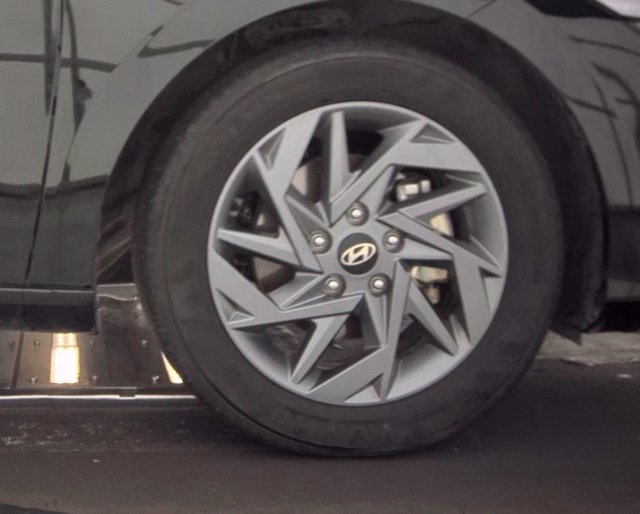 Used 2025 Hyundai Elantra Hybrid FWD image 16