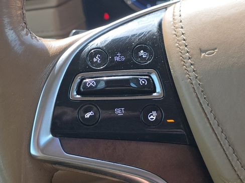Used 2016 Cadillac Escalade Platinum AWD/4WD image 34