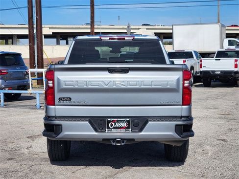 Used 2025 Chevrolet Silverado 1500 Custom image 6
