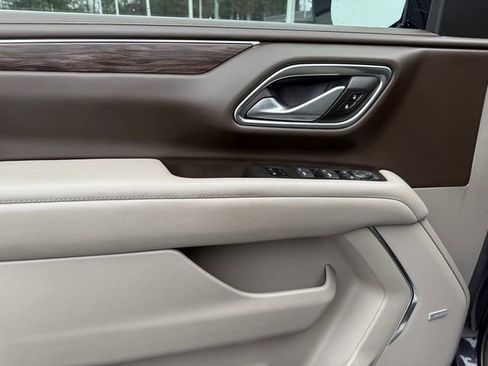 Used 2022 Chevrolet Tahoe Z71 w/ Luxury Package image 10