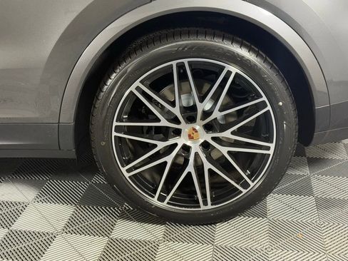 Certified 2026 Porsche Cayenne Coupe AWD/4WD image 11