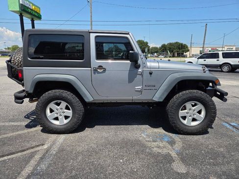 Used 2015 Jeep Wrangler Sport w/ Quick Order Package 24S AWD/4WD image 5