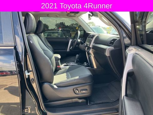 Used 2021 Toyota 4Runner SR5 Premium image 11
