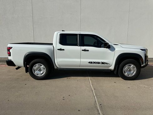 Used 2024 Nissan Frontier SV w/ Hardbody Edition image 10