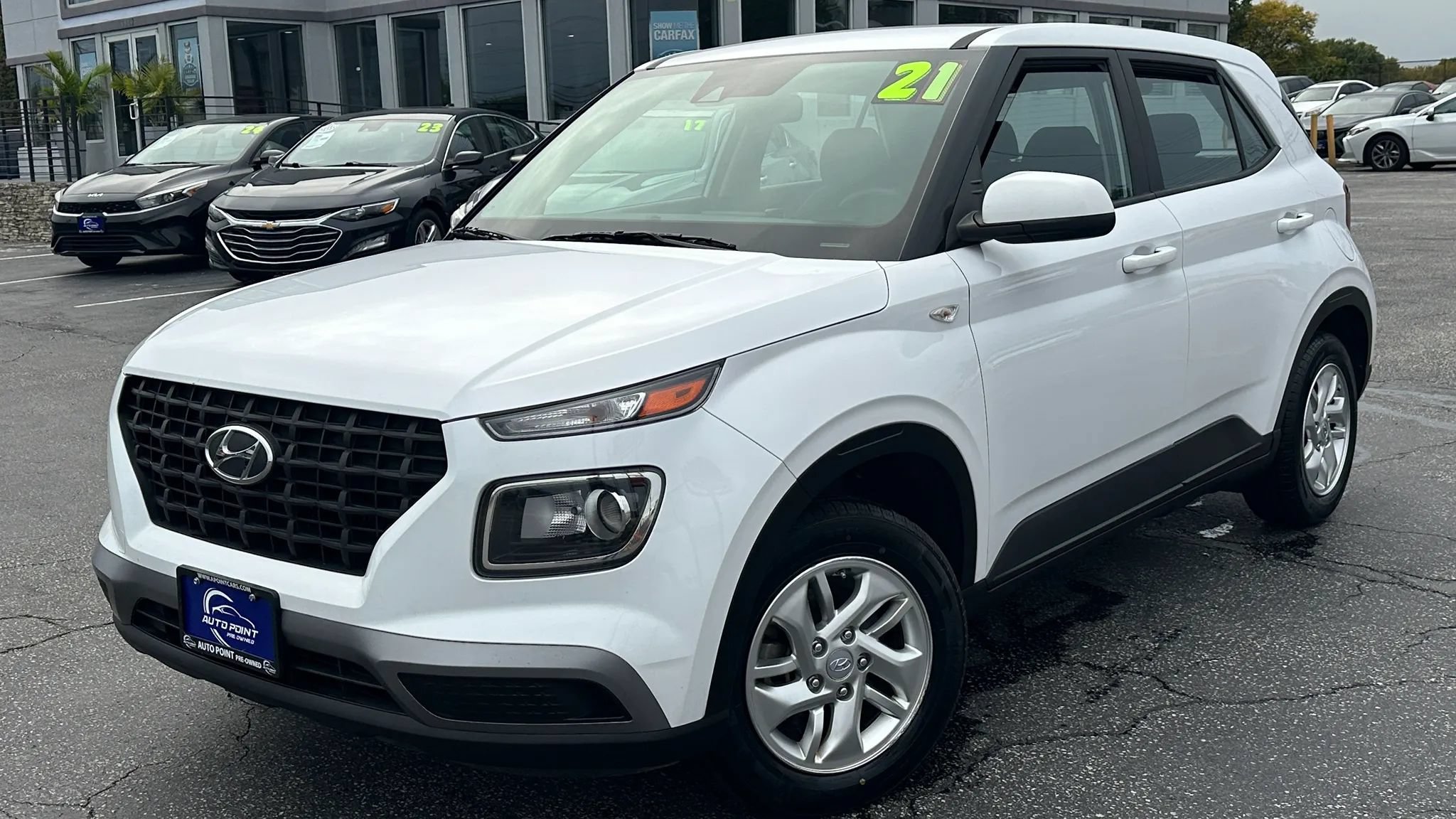 Used 2021 Hyundai Venue SE FWD image 1
