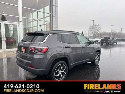 Used 2024 Jeep Compass Limited image 12