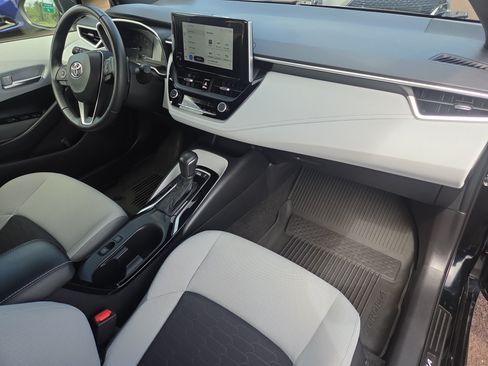 Certified 2025 Toyota Corolla SE FWD image 18