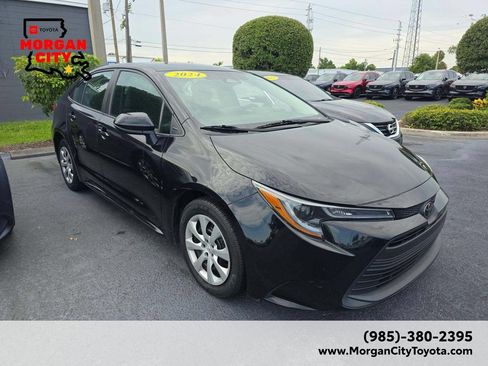 Used 2024 Toyota Corolla LE FWD image 2