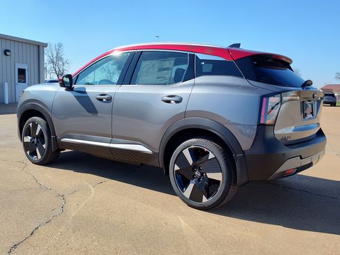 New 2026 Nissan Kicks SR w/ SR Premium Package FWD image 3