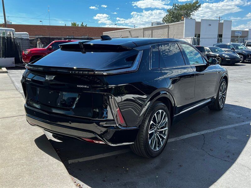 Used 2024 Cadillac Lyriq Sport AWD/4WD image 7