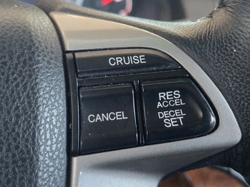 Used 2011 Honda Accord EX-L image 10