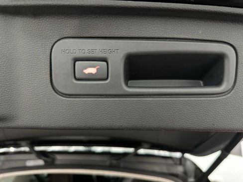 Used 2024 Honda Pilot Elite image 39