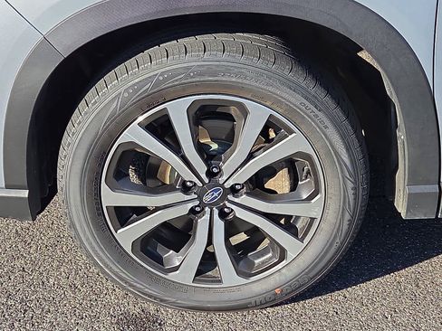 Used 2022 Subaru Forester Limited image 9