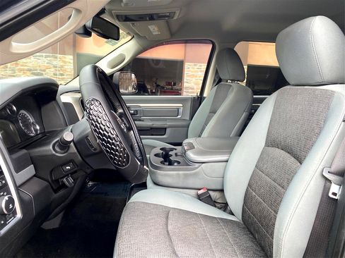 Used 2014 RAM 3500 Big Horn image 9