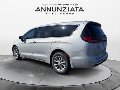 New 2026 Chrysler Pacifica Select
