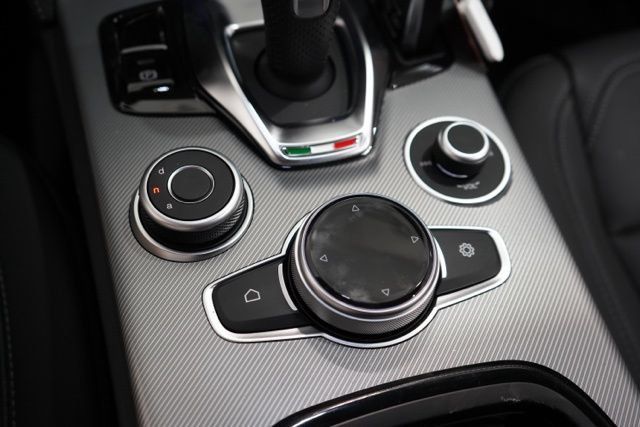 New 2025 Alfa Romeo Stelvio Sprint AWD/4WD image 27