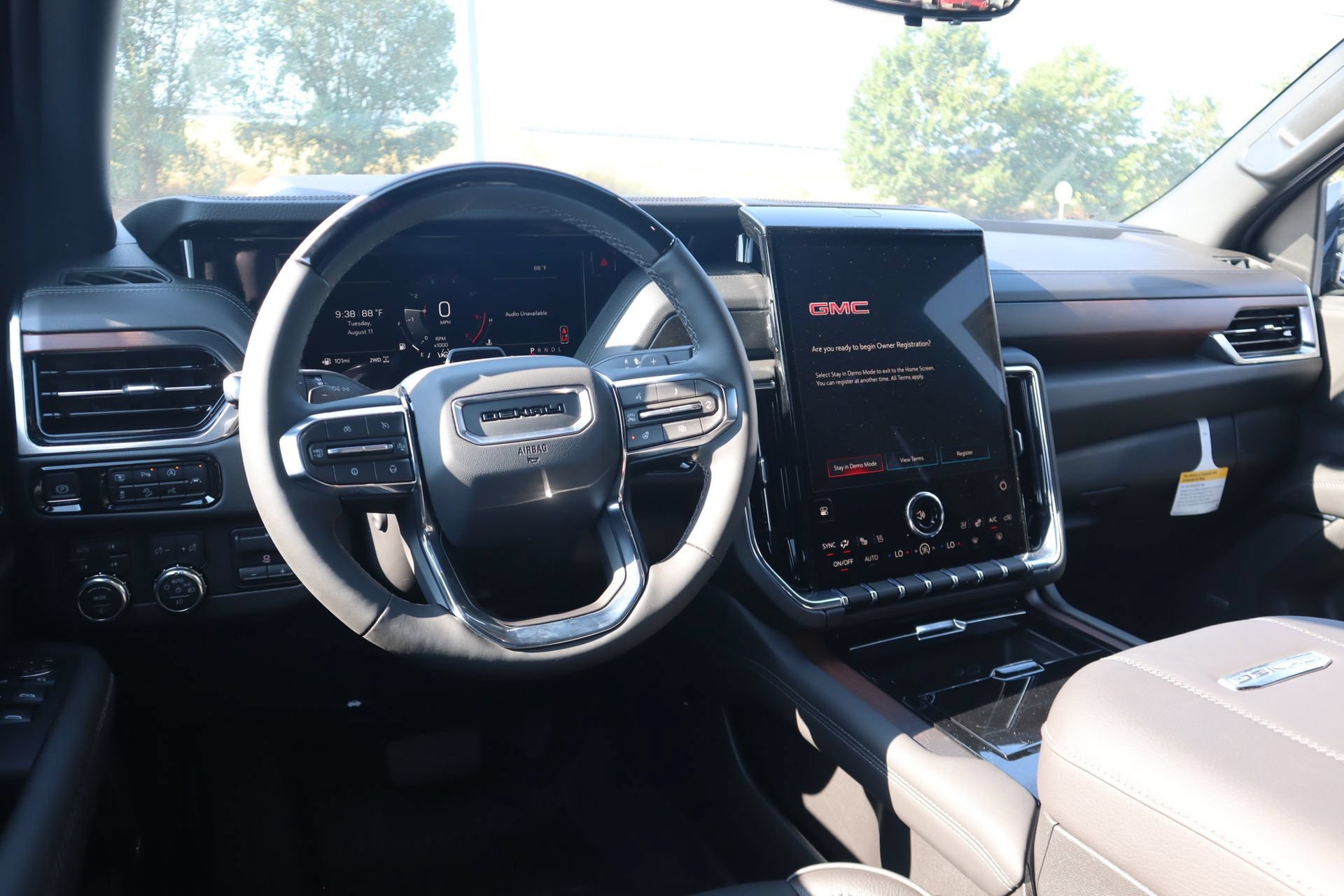 New 2026 GMC Yukon Denali w/ Denali Reserve Package AWD/4WD image 2