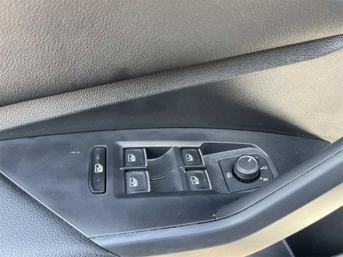 Used 2022 Volkswagen Jetta SE image 10