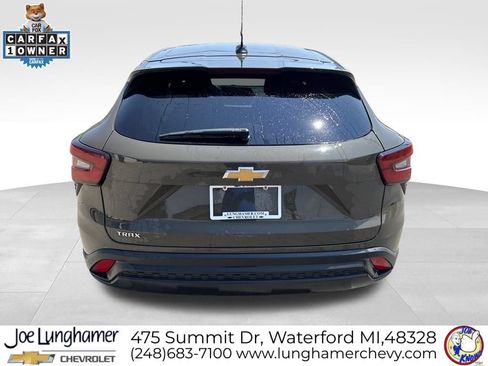 Used 2024 Chevrolet Trax LS w/ LS Convenience Package FWD image 4