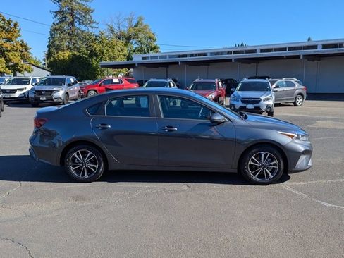 Used 2023 Kia Forte LXS image 6